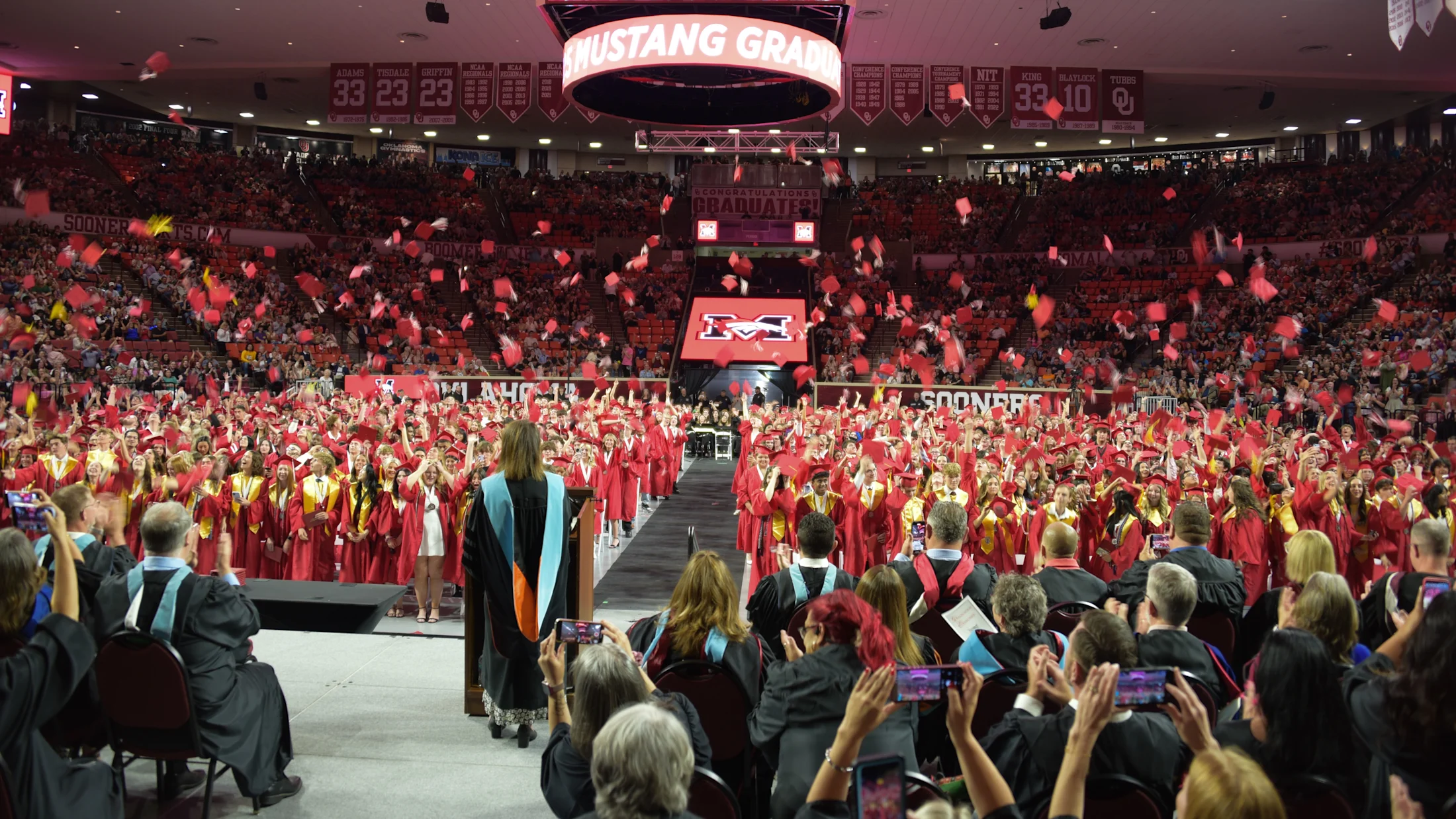 Mustang Horizon Intermediate School Logo